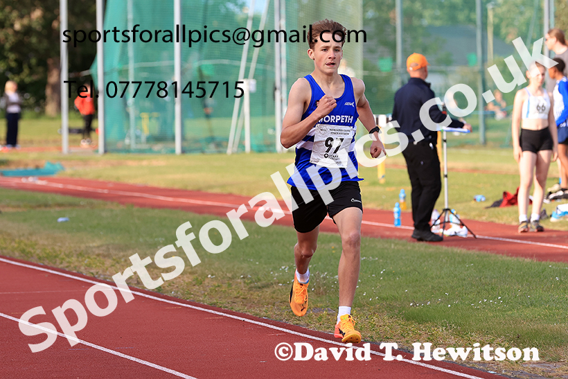 The 800 metres, 2025 NEGP No 2, Monkton Stadium, Wednesday, May 28th. Photo: David T. Hewitson/Sports for All Pics